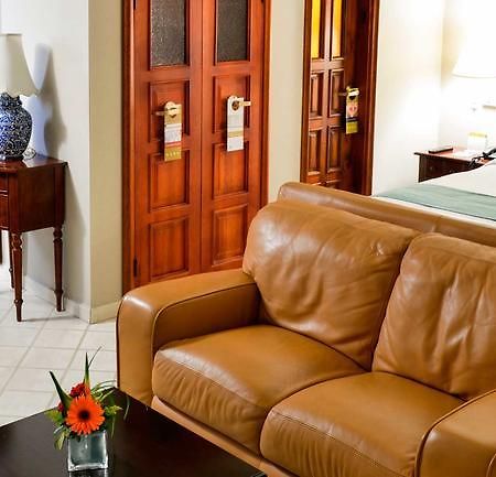 Hotel Plaza Del Libertador テグシガルパ エクステリア 写真