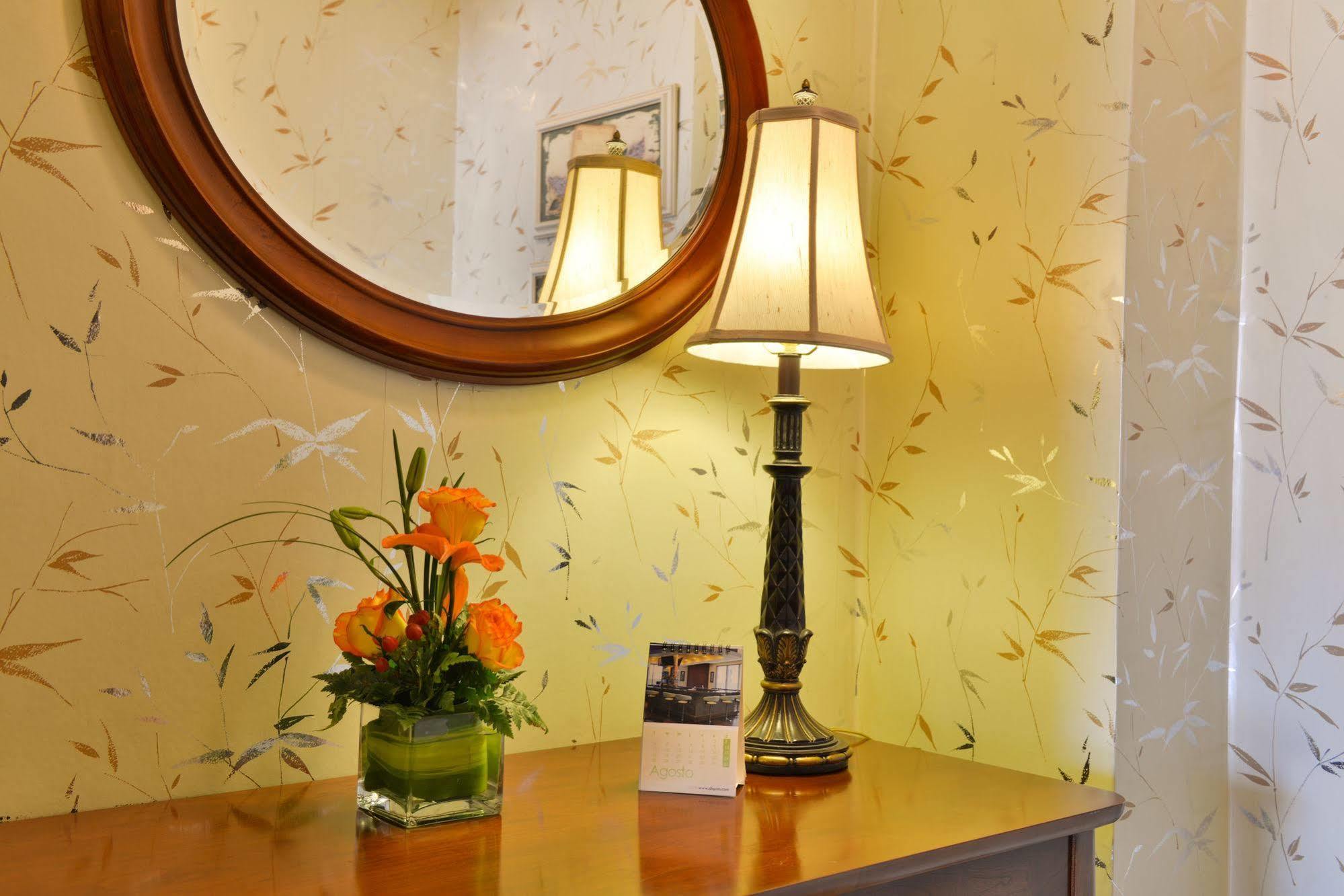 Hotel Plaza Del Libertador テグシガルパ エクステリア 写真