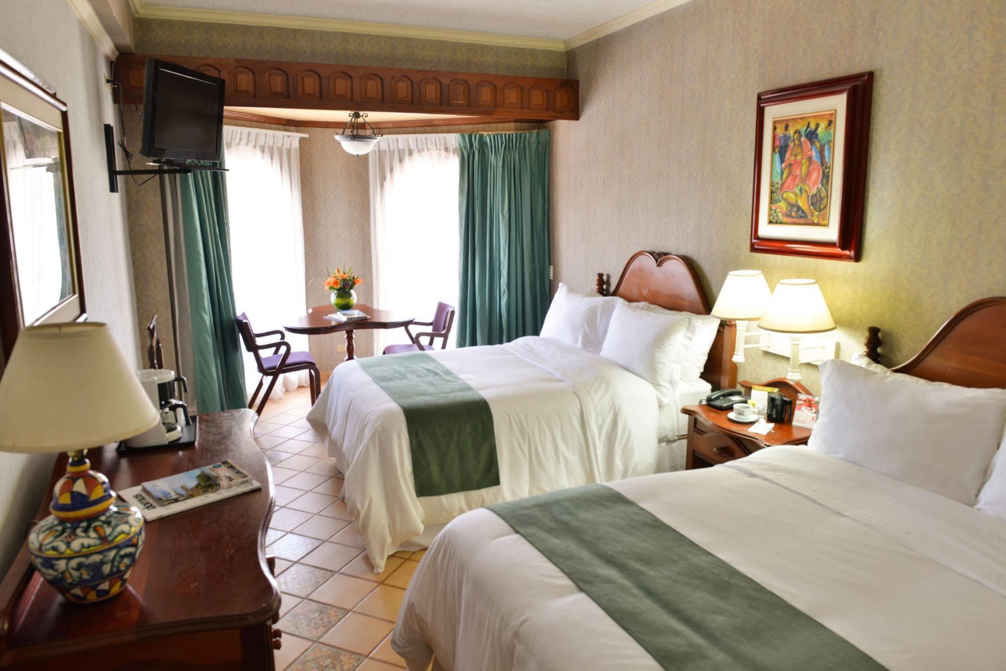 Hotel Plaza Del Libertador テグシガルパ エクステリア 写真