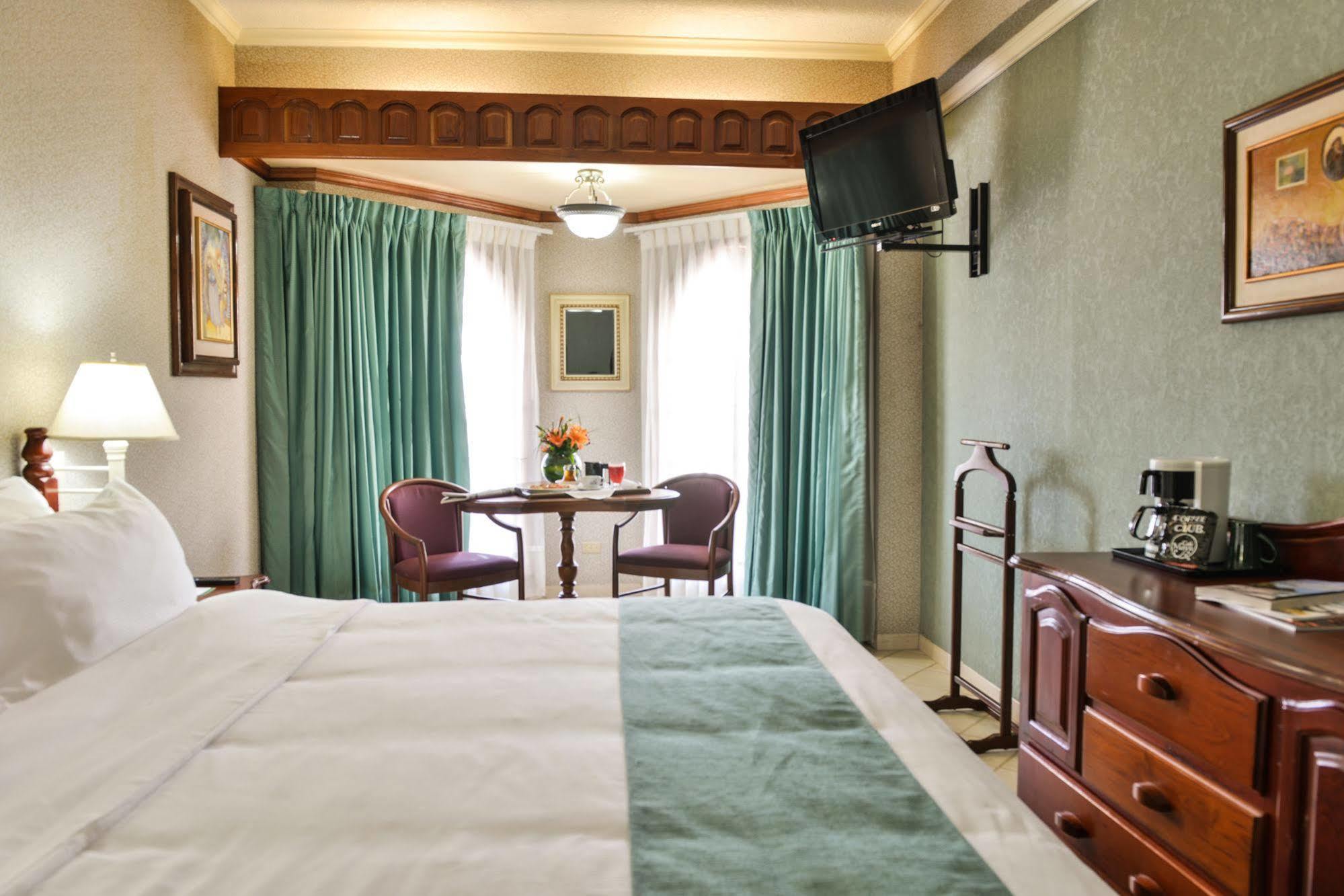 Hotel Plaza Del Libertador テグシガルパ エクステリア 写真