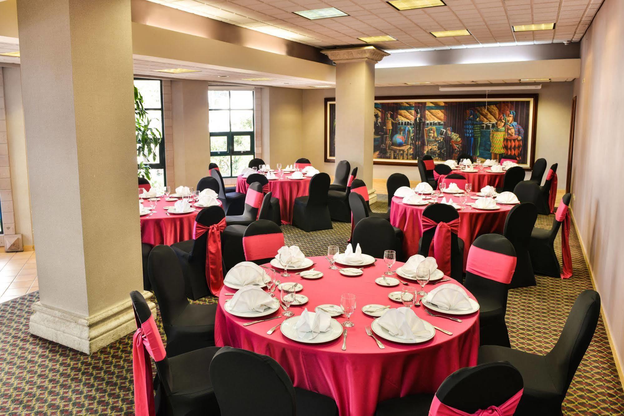 Hotel Plaza Del Libertador テグシガルパ エクステリア 写真