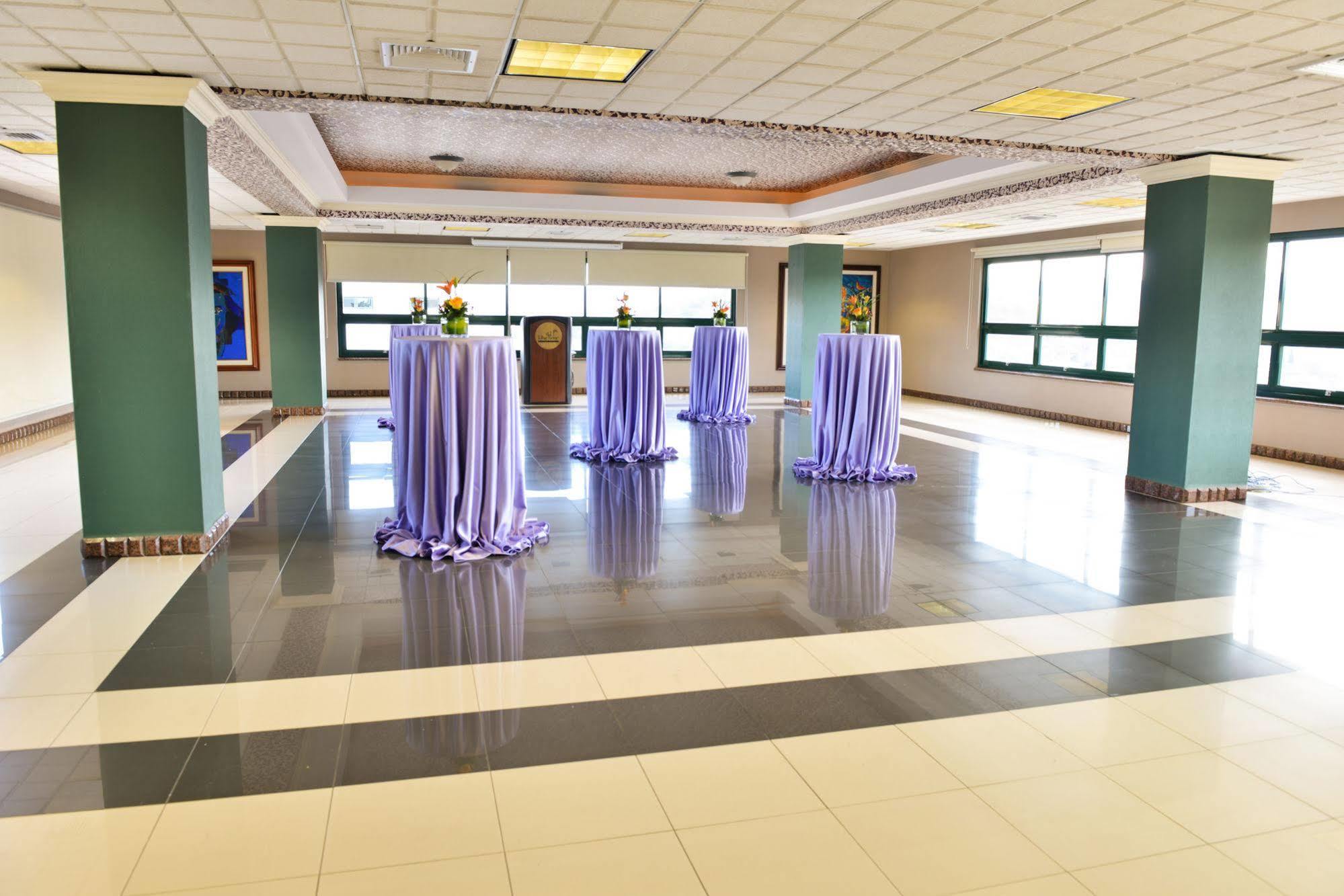Hotel Plaza Del Libertador テグシガルパ エクステリア 写真