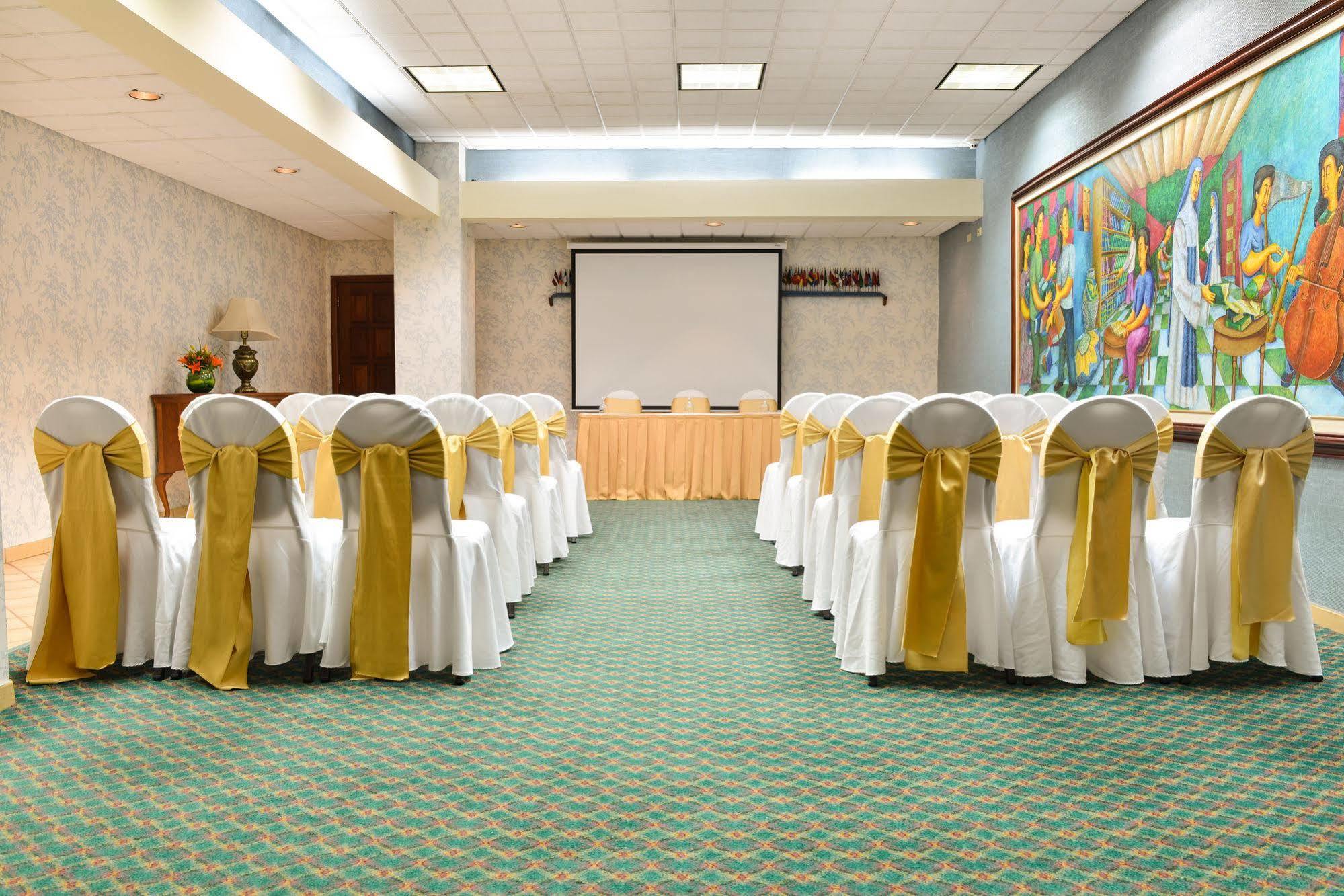 Hotel Plaza Del Libertador テグシガルパ エクステリア 写真